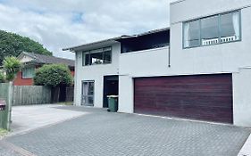 Rotorua 5 Bedrooms 3 Bathroom Family House